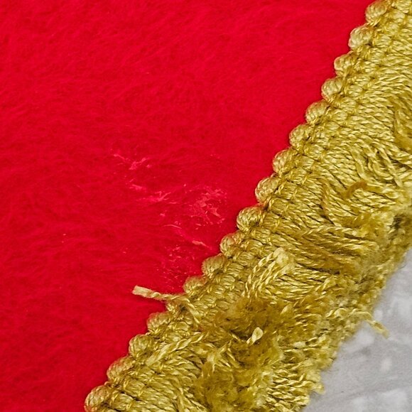 1970s Red Santa Tree Skirt 34" gold fringe handmade retro Christmas decor vtg - Picture 9 of 10